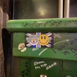 󠁧󠁢󠁥󠁮󠁧󠁿 Manchester City football sticker #3359 found in this city