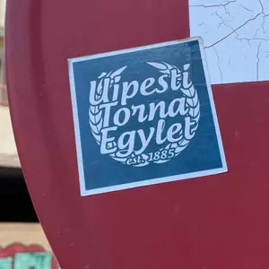Újpest FC football sticker #3202 found in this city