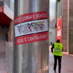 SL Benfica football sticker #3800 found in this city