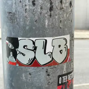 SL Benfica football sticker #3872 found in this city