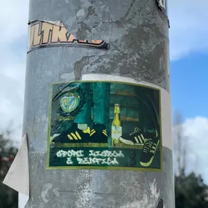 SL Benfica football sticker #3876 found in this city