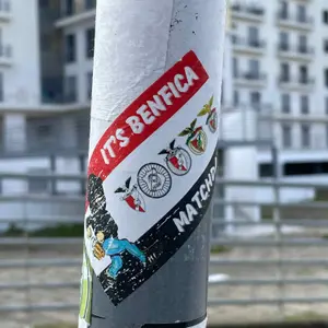 SL Benfica football sticker #3881 found in this city