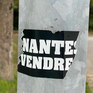 Nantes football sticker #3170 found in this city
