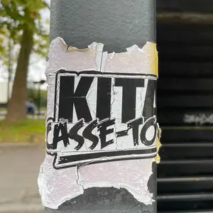 Nantes football sticker #3181 found in this city