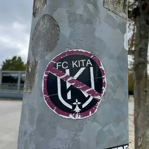 Nantes football sticker #3184 found in this city