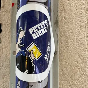 AJ Auxerre football sticker #3525 found in this city