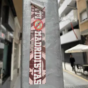Atlético Madrid football sticker #3298 found in this city