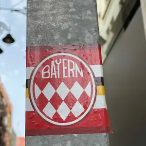 FC Bayern Munich football sticker #3070 found in this city
