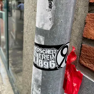 Hannover 96 football sticker #2768 found in this city