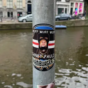 FC St Pauli football sticker #2754 found in this city