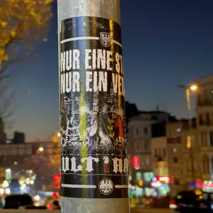 Eintracht Frankfurt football sticker #3376 found in this city