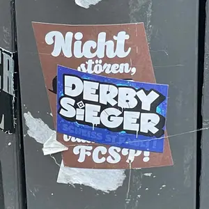 Hamburger SV football sticker #2695 found in this city