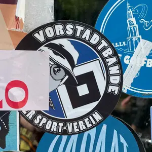 Hamburger SV football sticker #2869 found in this city