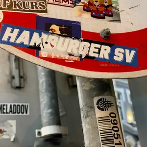 Hamburger SV football sticker #3341 found in this city