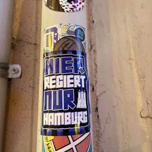 Hamburger SV football sticker #3407 found in this city