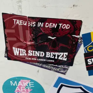 1 FC Kaiserslautern football sticker #2717 found in this city