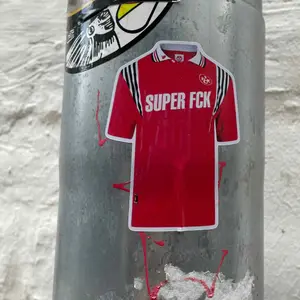 1 FC Kaiserslautern football sticker #2995 found in this city