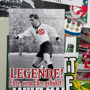 1 FC Kaiserslautern football sticker #3948 found in this city