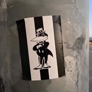 󠁧󠁢󠁥󠁮󠁧󠁿 Newcastle United FC street sticker #1989 -- England football